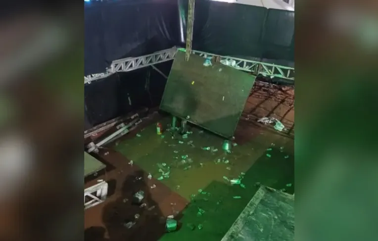 Parte de camarote desaba durante rodeio e deixa 24 pessoas feridas