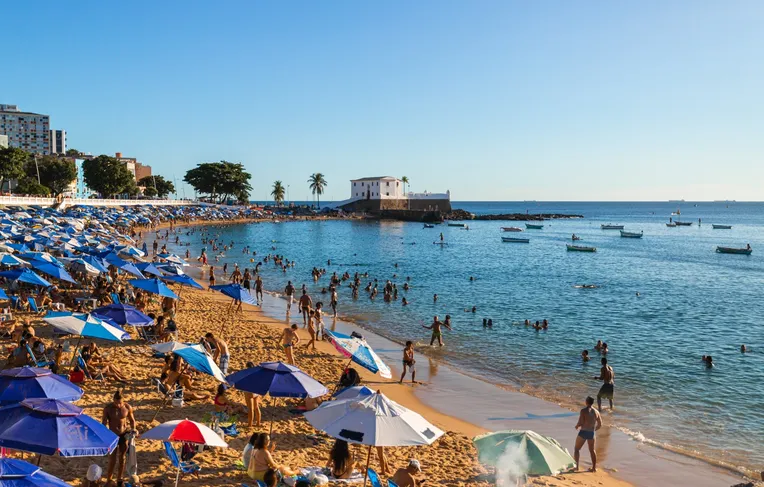 Porto da Barra recebe boias de proteção para banhistas nesta semana