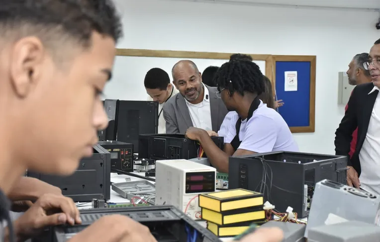 Tecnologia educacional é prioridade para Bahia