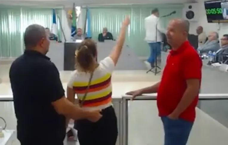 Vereador xinga mãe de autista para esconder colapso na saúde