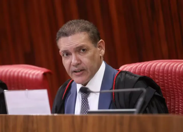 Nunes Marques manda TSE analisar canal “Exército do Lula” com urgência