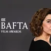 Fernanda Torres recebe beijo de Pamela Anderson no BAFTA; vídeo - Imagem