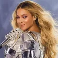 Beyoncé pode receber Comenda 2 de Julho, maior honraria da Alba imagem