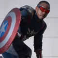 'Capitão América 4': Anthony Mackie afirma que planeja sair do papel imagem