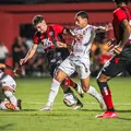 Com gol no fim, Vitória vence o Porto e pode garantir vaga nas semis imagem