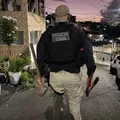 Traficante 'DoLixo' mantinha comando de facção à distância; entenda imagem