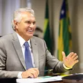 Filho de ex-presidente do Bahia propõe honraria a Caiado na Câmara imagem