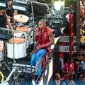 Léo Santana interrompe desfile e revolta fãs: "Desrespeito" imagem