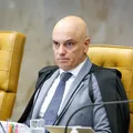 Ex-STF defende permanência de Moraes em julgamento contra Bolsonaro imagem