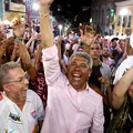 No Pelourinho, Jerônimo comemora vitória de Ainda Estou Aqui no Oscar imagem