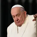 Papa Francisco tem 'agravamento repentino' e está em ventilação mecânica imagem