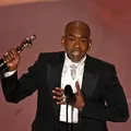 Paul Tazewell se torna o 1º negro a vencer Melhor Figurino no Oscar imagem