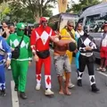 Policiais vestidos de Power Rangers prendem homem no Carnaval de SP imagem
