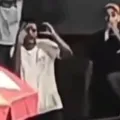 Vídeo: homens fazem sinal de facção e simulam arma no Carnaval imagem