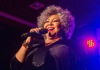 Alcione abandona palco após passar mal durante show em Recife imagem