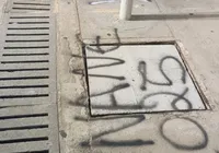 Ambulantes são detidos após pichar chão no circuito do carnaval imagem