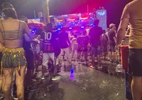 Carnaval: chuva forte atinge a Barra, mas foliões não se abalam imagem