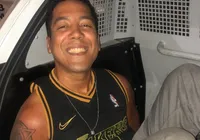 Demitido e condenado: ex-PM é detido em Salvador e tira foto sorrindo imagem