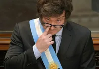 Milei volta a atacar imprensa e chama de "lixo mentiroso" imagem
