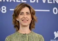 Fernanda Torres falta ao Critics Choice Awards e surpreende: "Dormindo" imagem