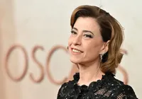 Fernanda Torres nega convite para desfilar no Carnaval: “Muito cansada” imagem