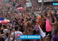 Ivete Sangalo 'pausa' desfile para folião pedir namorada em casamento imagem