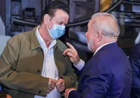 Buscando apoio do PSD, Lula almoça com Kassab