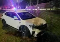 Mulher bêbada e sem habilitação derruba cerca da casa de Alckmin imagem