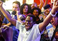Neguinho da Beija-Flor celebra título no adeus: “agora, só camarote” imagem