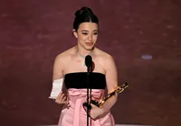 Nem Fernanda Torres, nem Demi Moore! Oscar vai para Mikey Madison, de "Anora" imagem