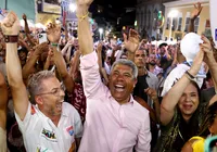 No Pelourinho, Jerônimo comemora vitória de Ainda Estou Aqui no Oscar imagem