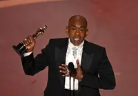 Paul Tazewell se torna o 1º negro a vencer Melhor Figurino no Oscar imagem