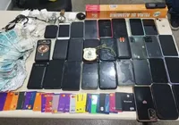 Suspeito de furto no Carnaval é preso com 25 celulares e cartões imagem