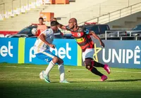 Treinador vira jogador e salva equipe do rebaixamento no estadual imagem