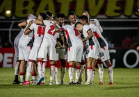 Vitória goleia o Atlético-BA e fica perto da final do Baianão imagem