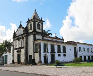 Igreja histórica de Salvador é fechada por risco de desabamento