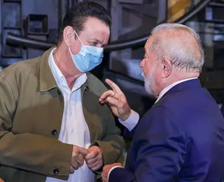Buscando apoio do PSD, Lula almoça com Kassab