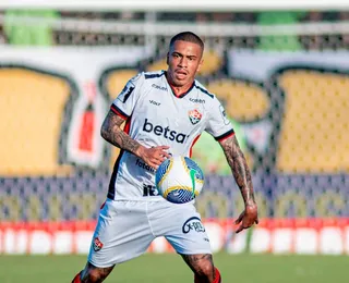 Lucas Esteves chega ao Grêmio, mas Vitória nega haver liminar