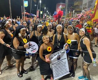 'Noviças' fazem ritual inusitado de boas-vindas da folia: “Purificar"