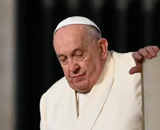 Papa Francisco tem 'agravamento repentino' e está em ventilação mecânica