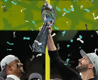 Philadelphia Eagles atropela Chiefs e é campeão do Super Bowl