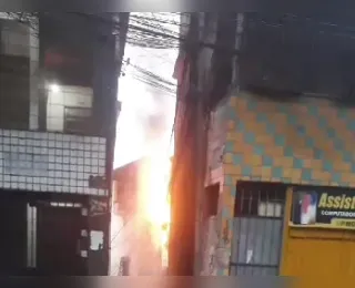 Vídeo: fiação de poste pega fogo em São Rafael e moradores ficam sem energia