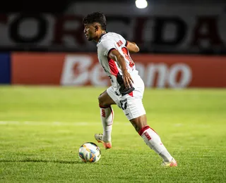 "Vivendo coisas grandes", Ronald exalta liderança do Vitória no Baiano