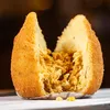 De simples salgado a iguaria gourmet, a coxinha é um ícone nacional - Imagem