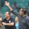 Renato Paiva aplaude torcida do Bahia na Fonte Nova; assista - Imagem