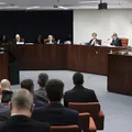 1ª Turma do STF rejeita preliminares da defesa de Bolsonaro; julgamento segue nesta quarta imagem