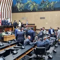 Alba aprova novo empréstimo de R$ 600 milhões; oposição protesta imagem