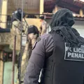 Corrupção e associação criminosa: policial penal é afastado na Bahia imagem