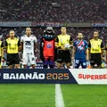 Ex-juiz critica arbitragem do Ba-Vi: "Cabeçada não é expulsão?" imagem