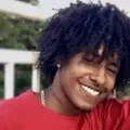 Barbeiro e estudante da UFBA é morto em praça pública de Salvador imagem